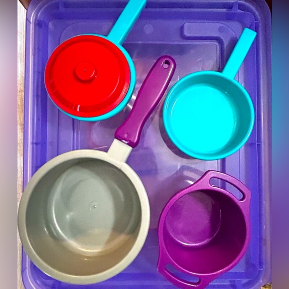 Girls,boys,kids pretend play cookware,pots,pans,skillets - Picture 1 of 3